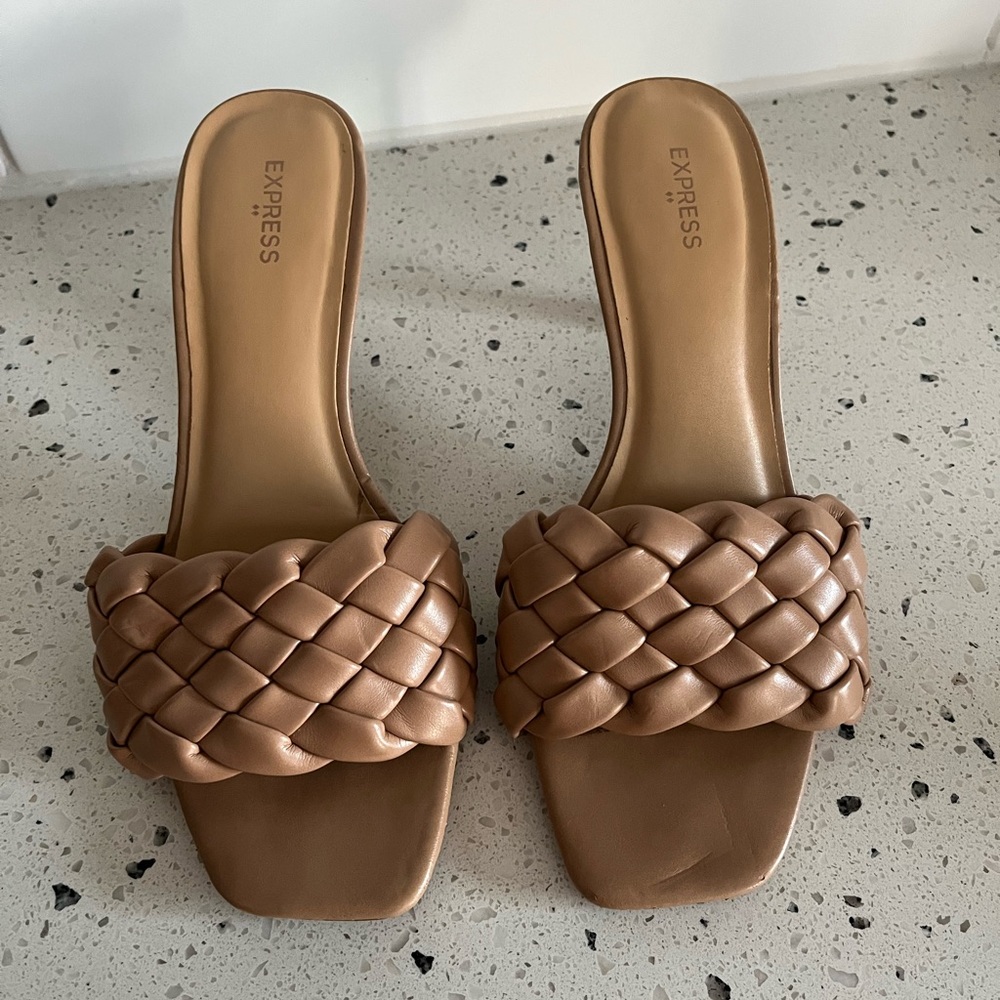 Express Tan Summer Sandal